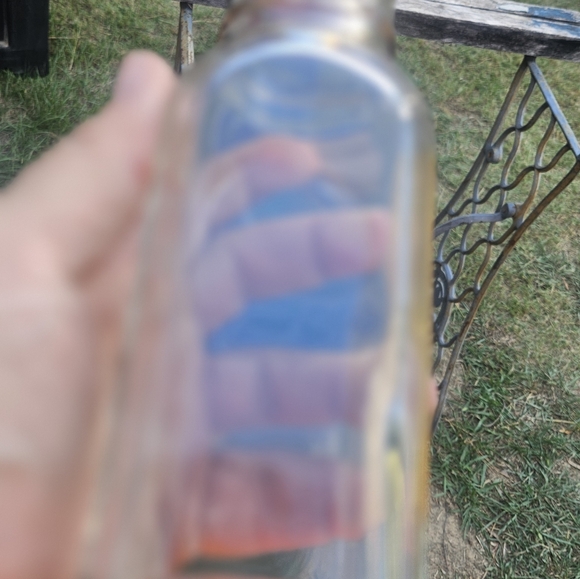 J852 Honey Glass Jar - Picture 4 of 10